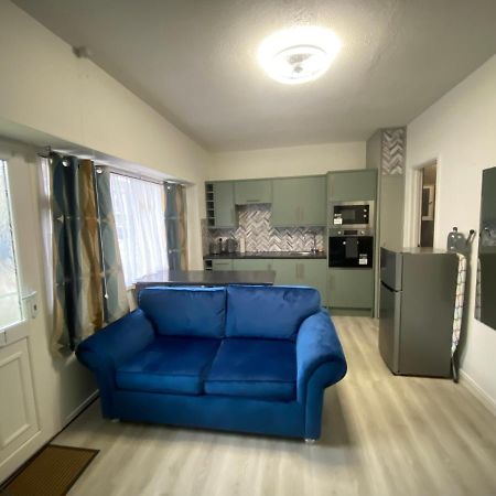 Ground Floor Apartment Brean Bagian luar foto