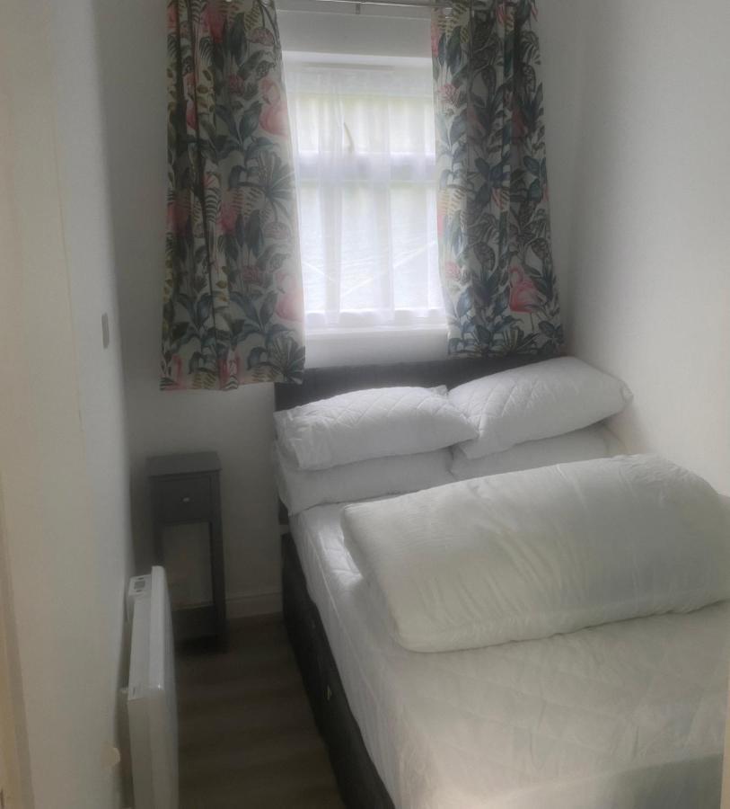 Ground Floor Apartment Brean Bagian luar foto