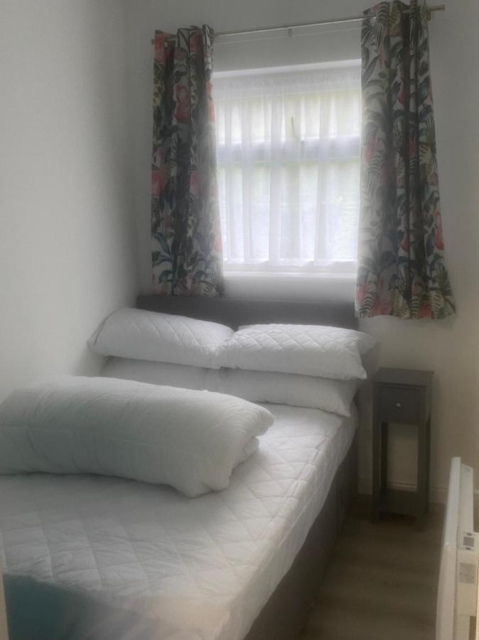 Ground Floor Apartment Brean Bagian luar foto